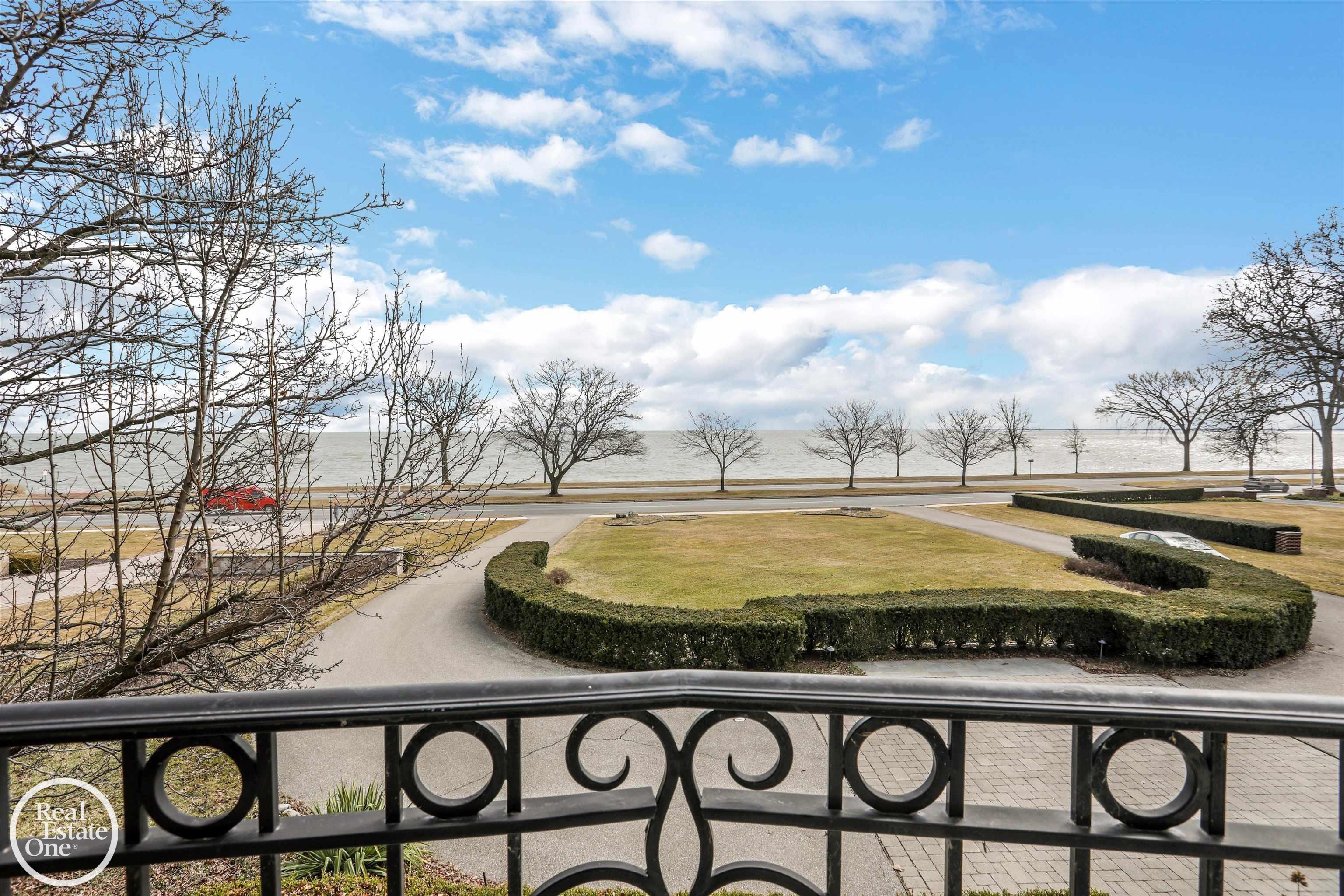 583 Lake Shore Road Grosse Pointe Shores, MI 48236 - Photo 40 of 92