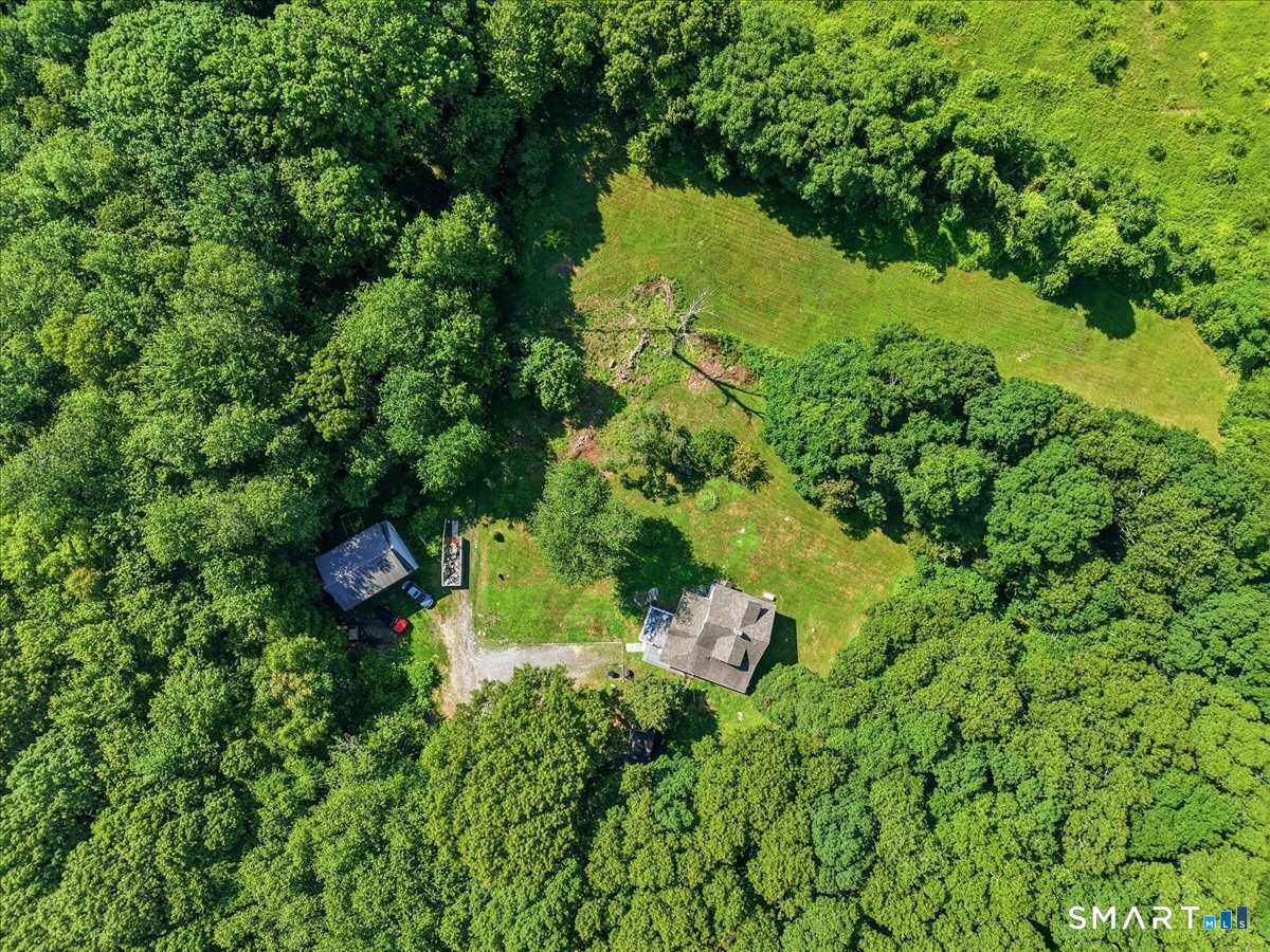 82 Old Post Road Clinton, CT 06413 - Photo 6 of 40