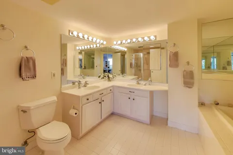 $400,000 | 5450 Whitley Park Terrace, Unit 806, Bethesda, MD 20814