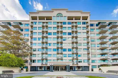 $400,000 | 5450 Whitley Park Terrace, Unit 806, Bethesda, MD 20814