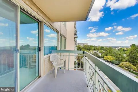 $400,000 | 5450 Whitley Park Terrace, Unit 806, Bethesda, MD 20814