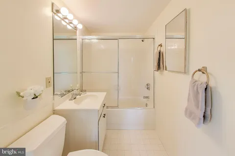 $400,000 | 5450 Whitley Park Terrace, Unit 806, Bethesda, MD 20814