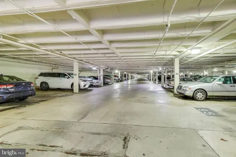 $400,000 | 5450 Whitley Park Terrace, Unit 806, Bethesda, MD 20814