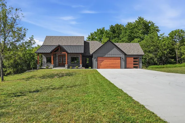 $695,000 | 303 Crystal Valley Road, Clever, MO 65631