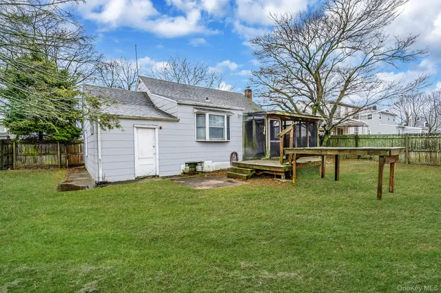 $499,000 | 41 Brookside Court, Copiague, NY 11726