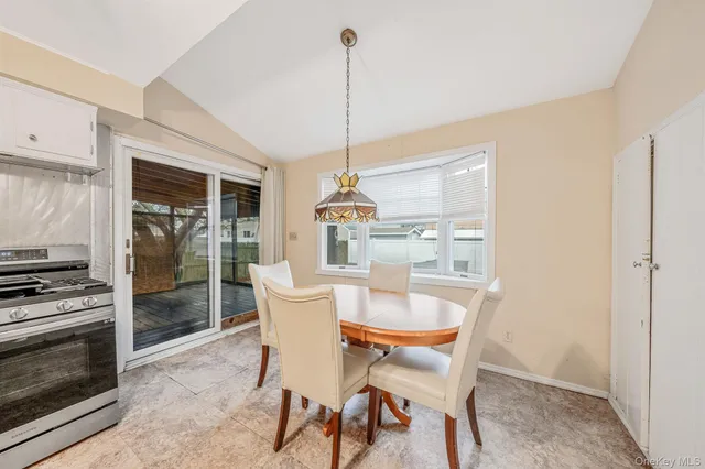 $499,000 | 41 Brookside Court, Copiague, NY 11726