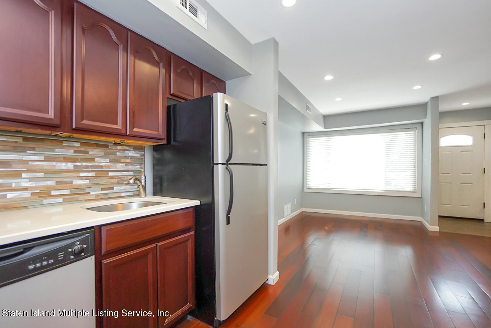 76 Selvin Loop Staten Island, NY 10303 - Photo 7 of 17 (7) EAT IN KITCHEN