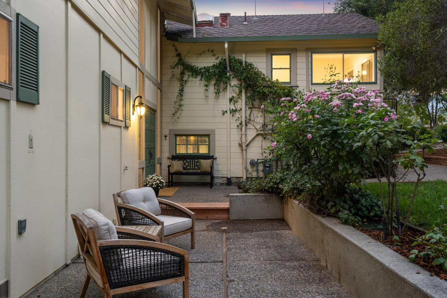 132 Alta Vista Road Woodside, CA 94062 - Photo 3 of 44 a living room with furniture and a potted plant