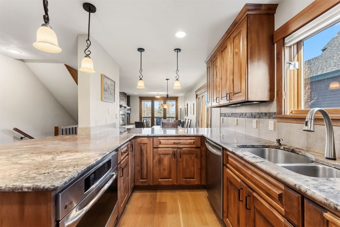1682 Boreas Pass Road, Unit C Breckenridge, CO 80424 - Photo 9 of 50 Spacious kitchen