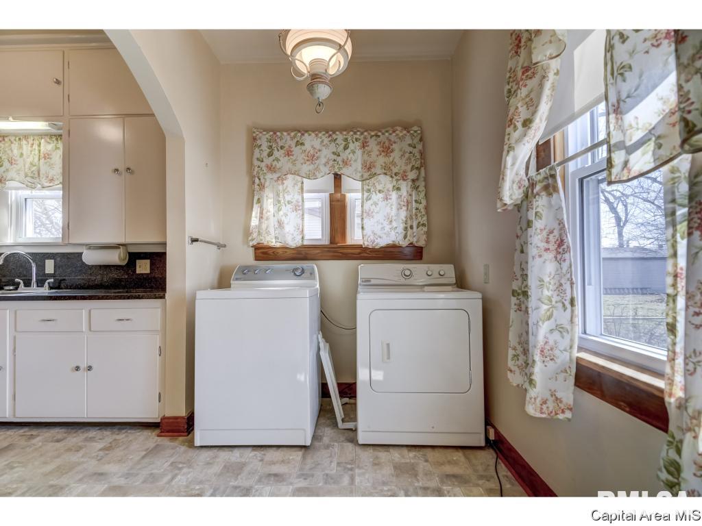 1512 East Keys Avenue Springfield, IL 62702 - Photo 11 of 32 Gallery Image 11