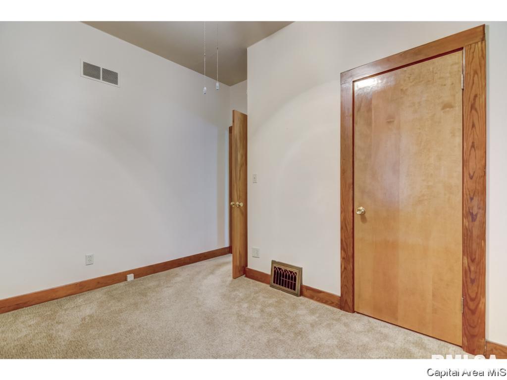 1512 East Keys Avenue Springfield, IL 62702 - Photo 20 of 32 Gallery Image 20