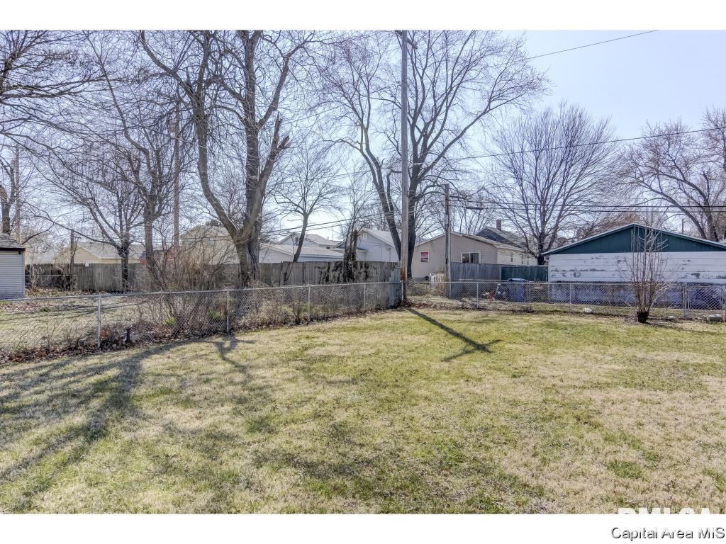 1512 East Keys Avenue Springfield, IL 62702 - Photo 30 of 32 Gallery Image 30