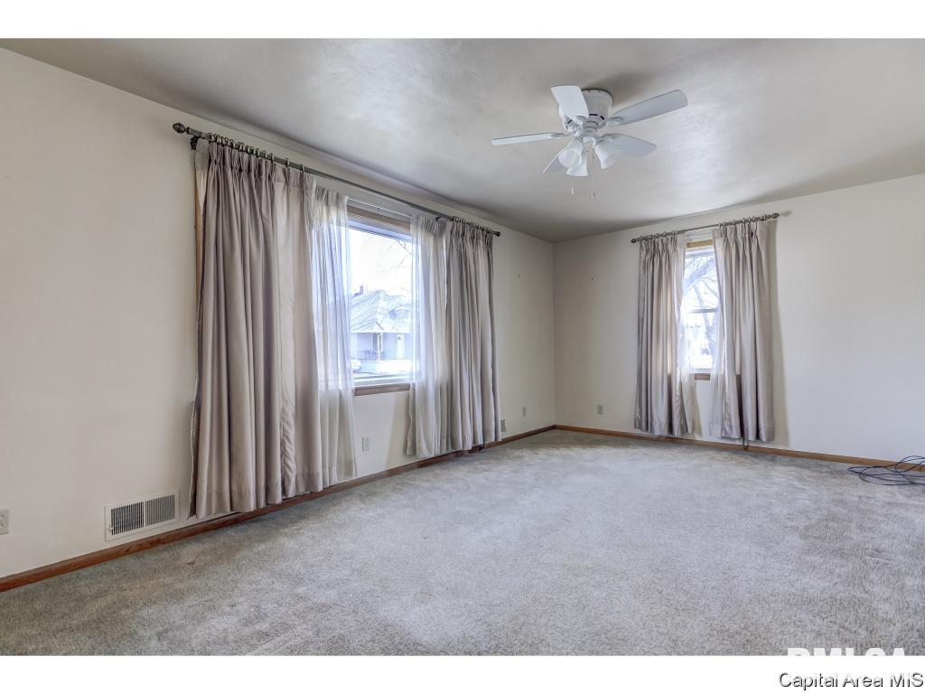 1512 East Keys Avenue Springfield, IL 62702 - Photo 4 of 32 Gallery Image 4