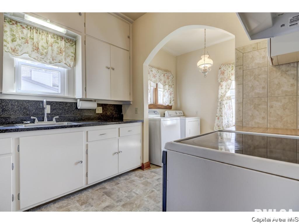 1512 East Keys Avenue Springfield, IL 62702 - Photo 9 of 32 Gallery Image 9