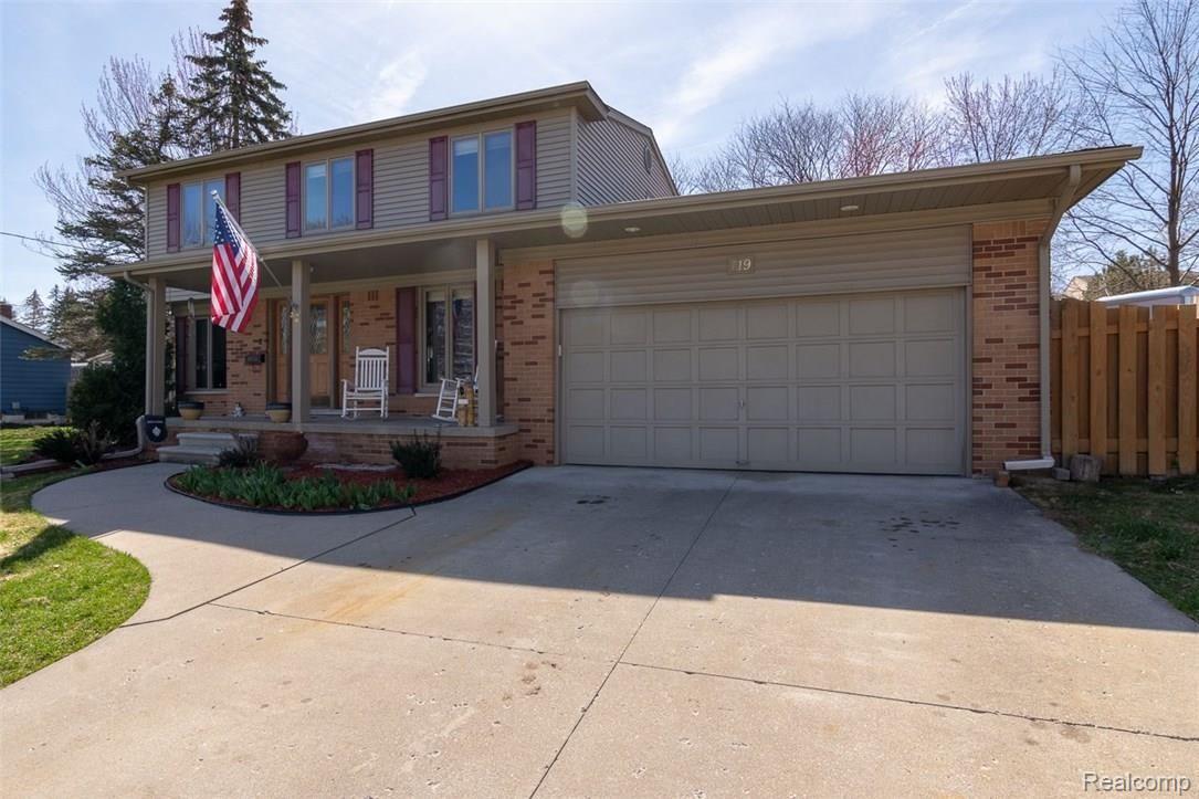 719 Huntington Road Grand Blanc, MI 48439 - Photo 2 of 30 DSC_6596-HDR (1).jpg