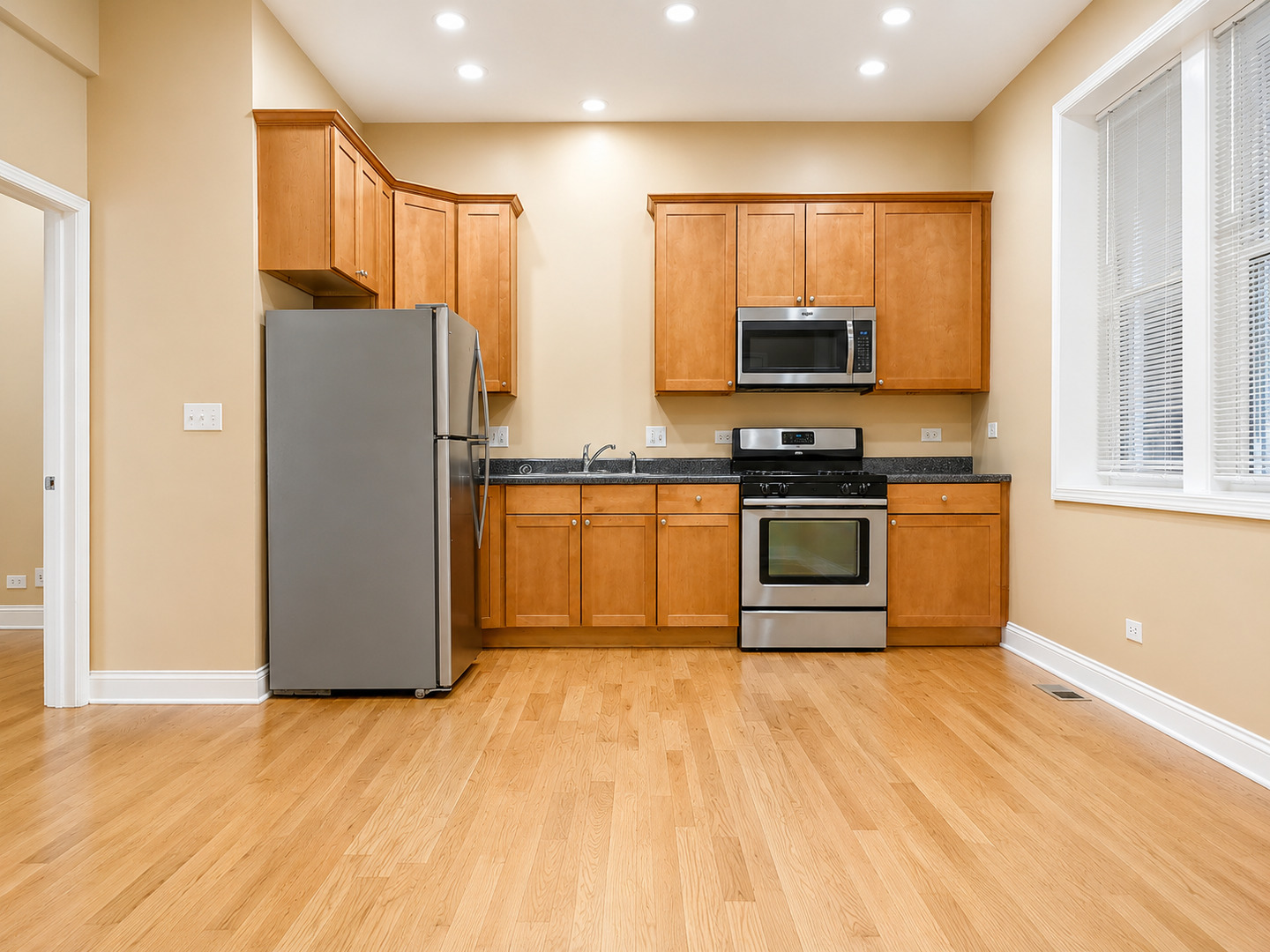 712 South Aberdeen Street, Unit 1F Chicago, IL 60607 - Photo 4 of 6