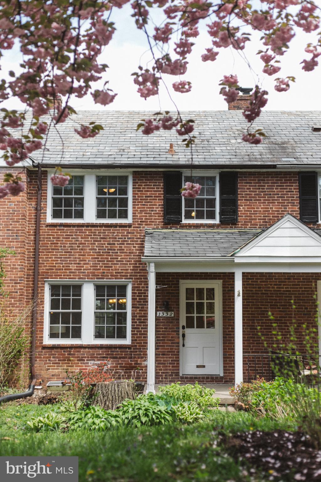 1332 Northview Road Baltimore, MD 21218 - Photo 3 of 30 Brickfront and slate roof restored to perfection!