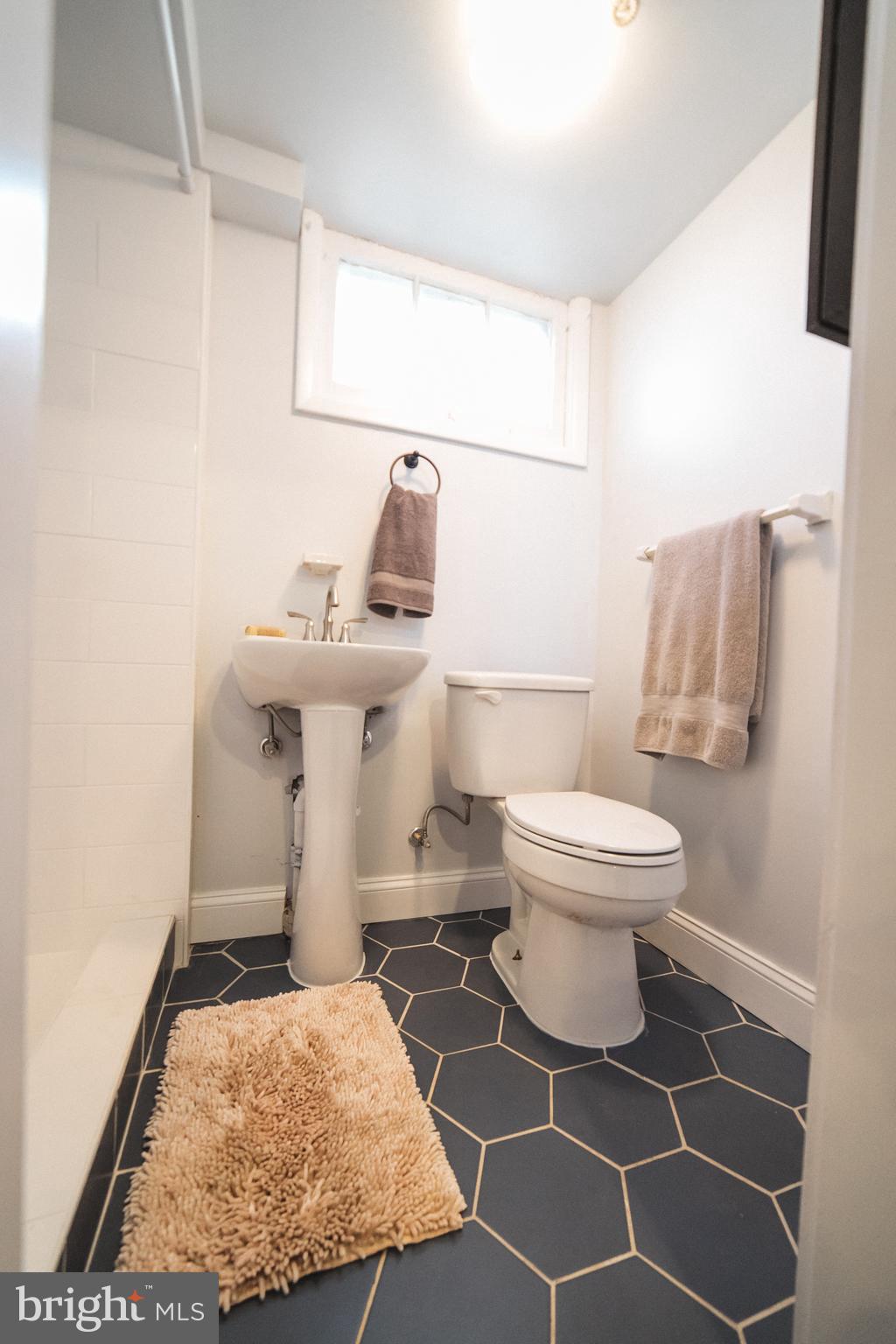 1332 Northview Road Baltimore, MD 21218 - Photo 25 of 30 Lower level full bath.