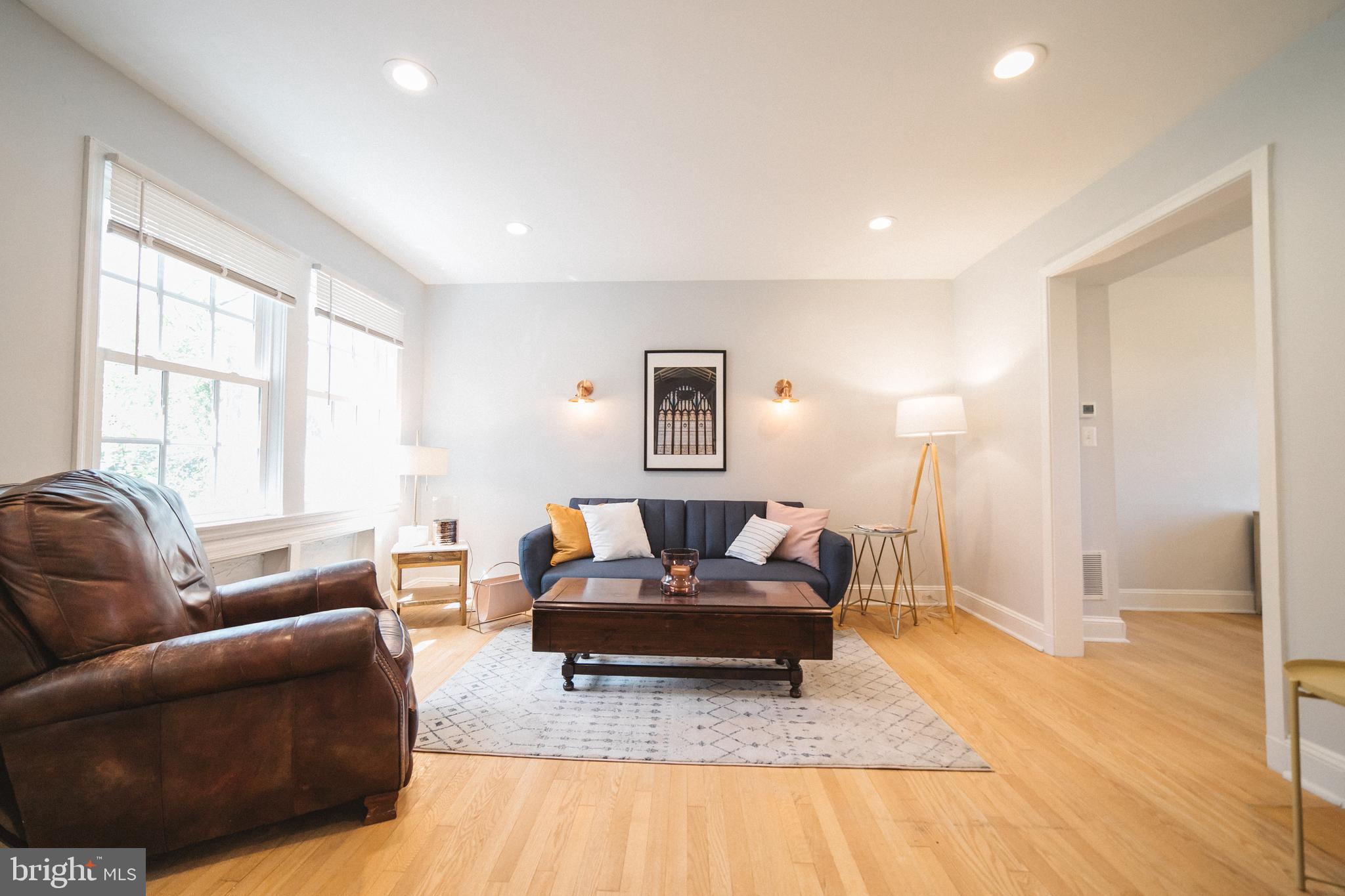 1332 Northview Road Baltimore, MD 21218 - Photo 5 of 30 Bright and spacious living room.