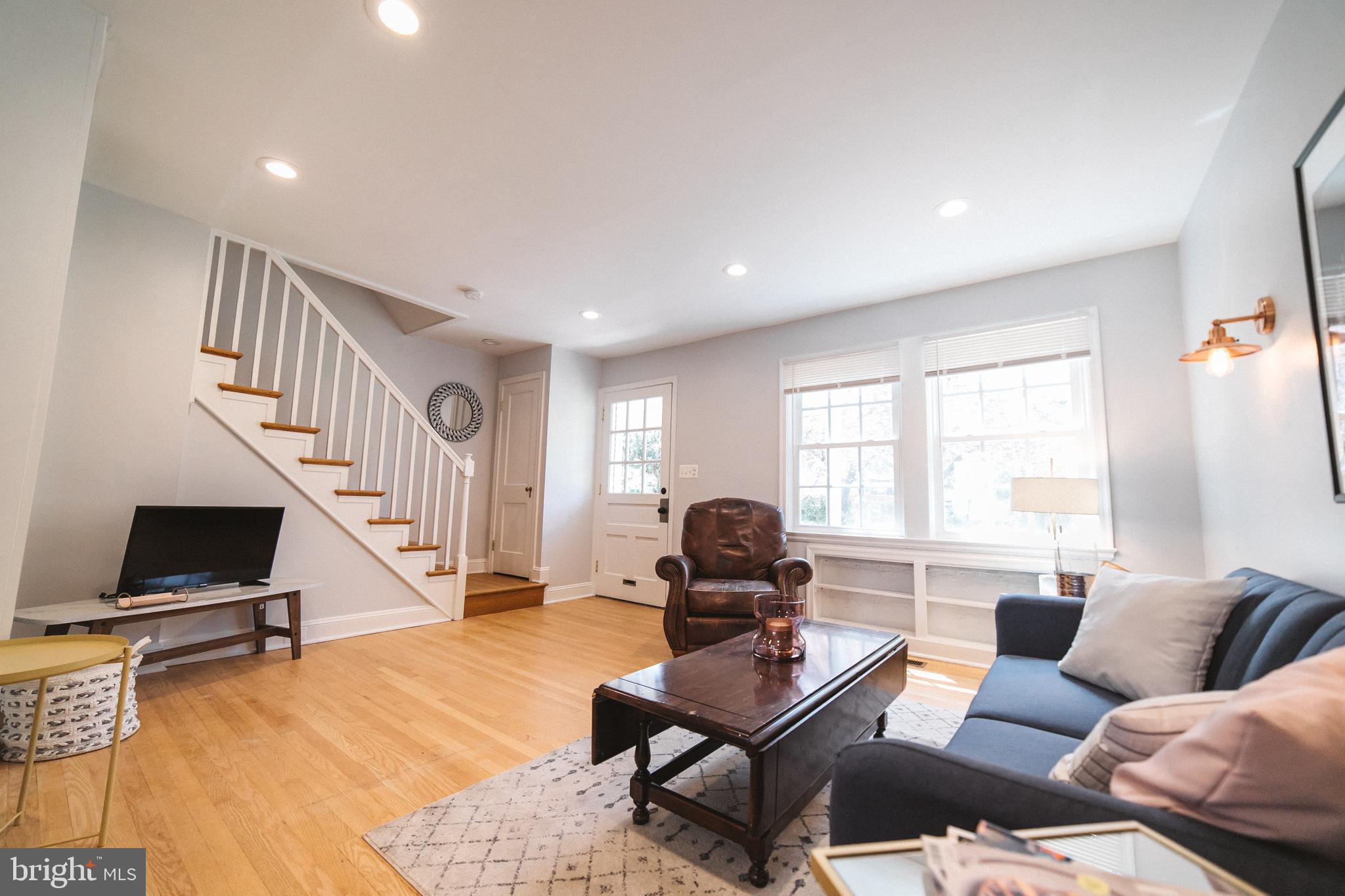 1332 Northview Road Baltimore, MD 21218 - Photo 6 of 30 Bright and spacious living room.