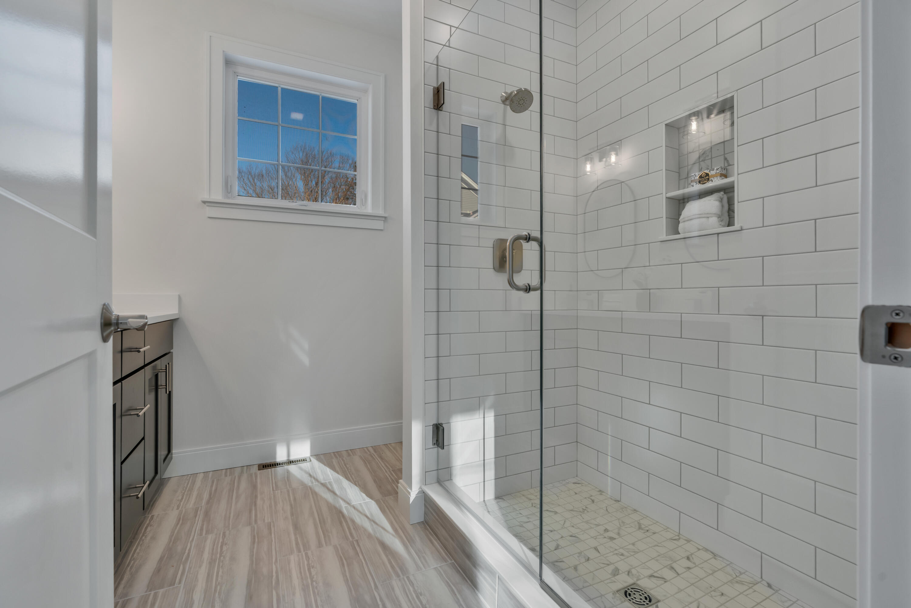 42 Cascade Circle, Unit 34 Kennebunk, ME 04043 - Photo 17 of 30 Primary Bathroom