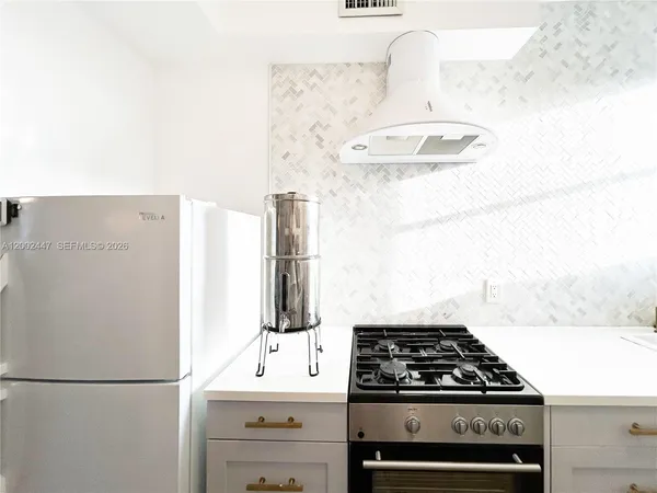 $2,500 | 1255 Marseille Drive, Unit 20, Miami Beach, FL 33141