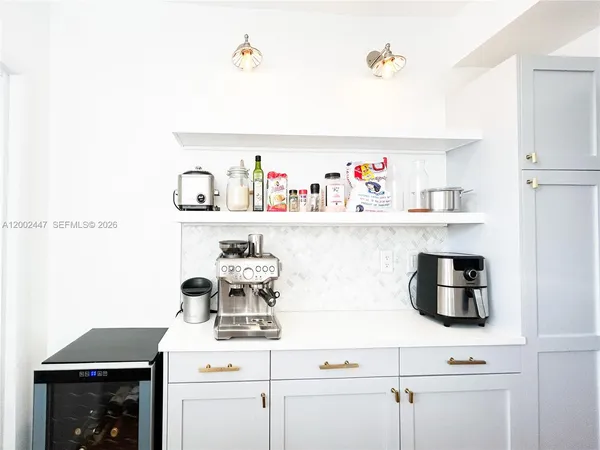 $2,500 | 1255 Marseille Drive, Unit 20, Miami Beach, FL 33141