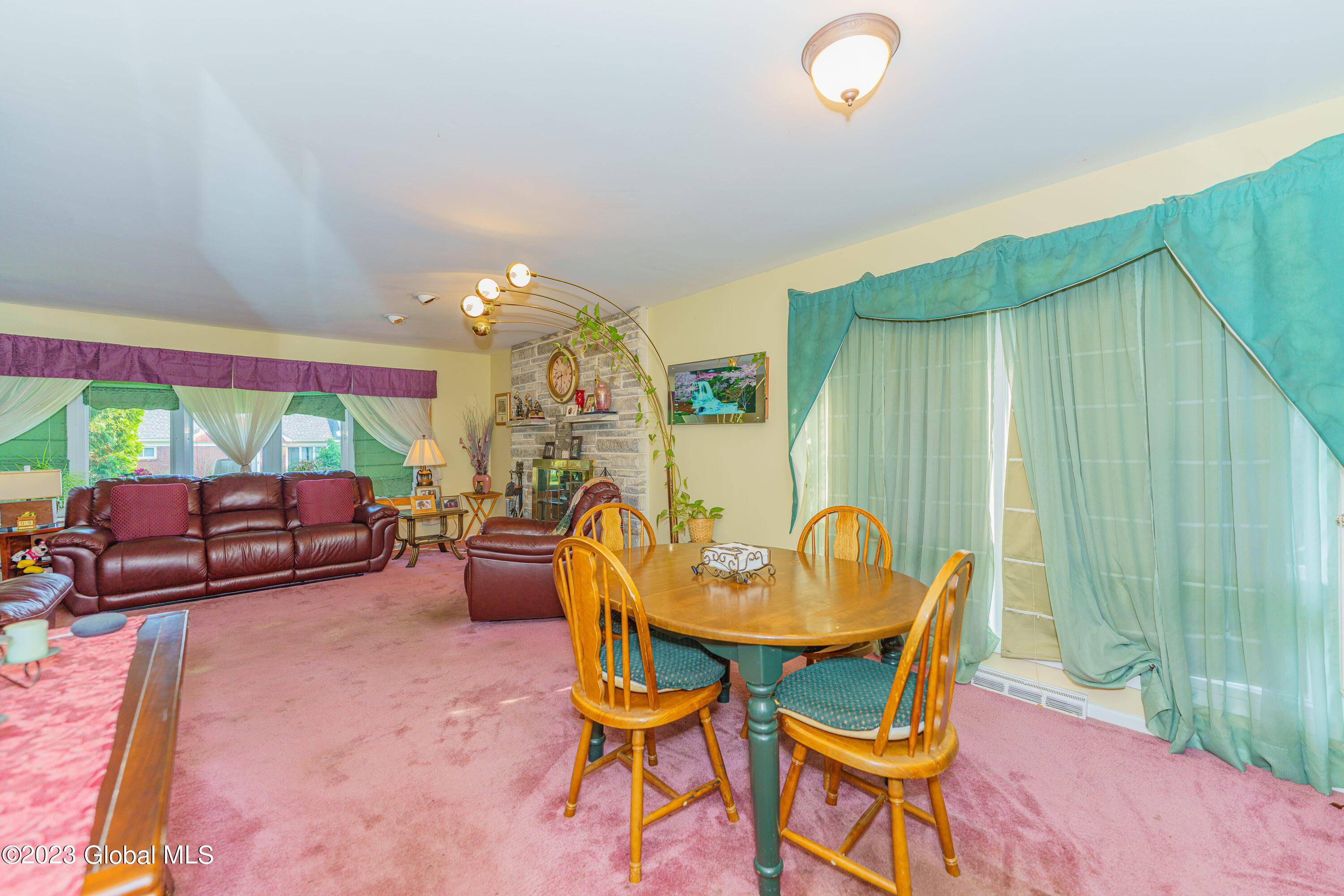 26 Tryon Court Albany, NY 12203 - Photo 11 of 39 3 Diningroom 1