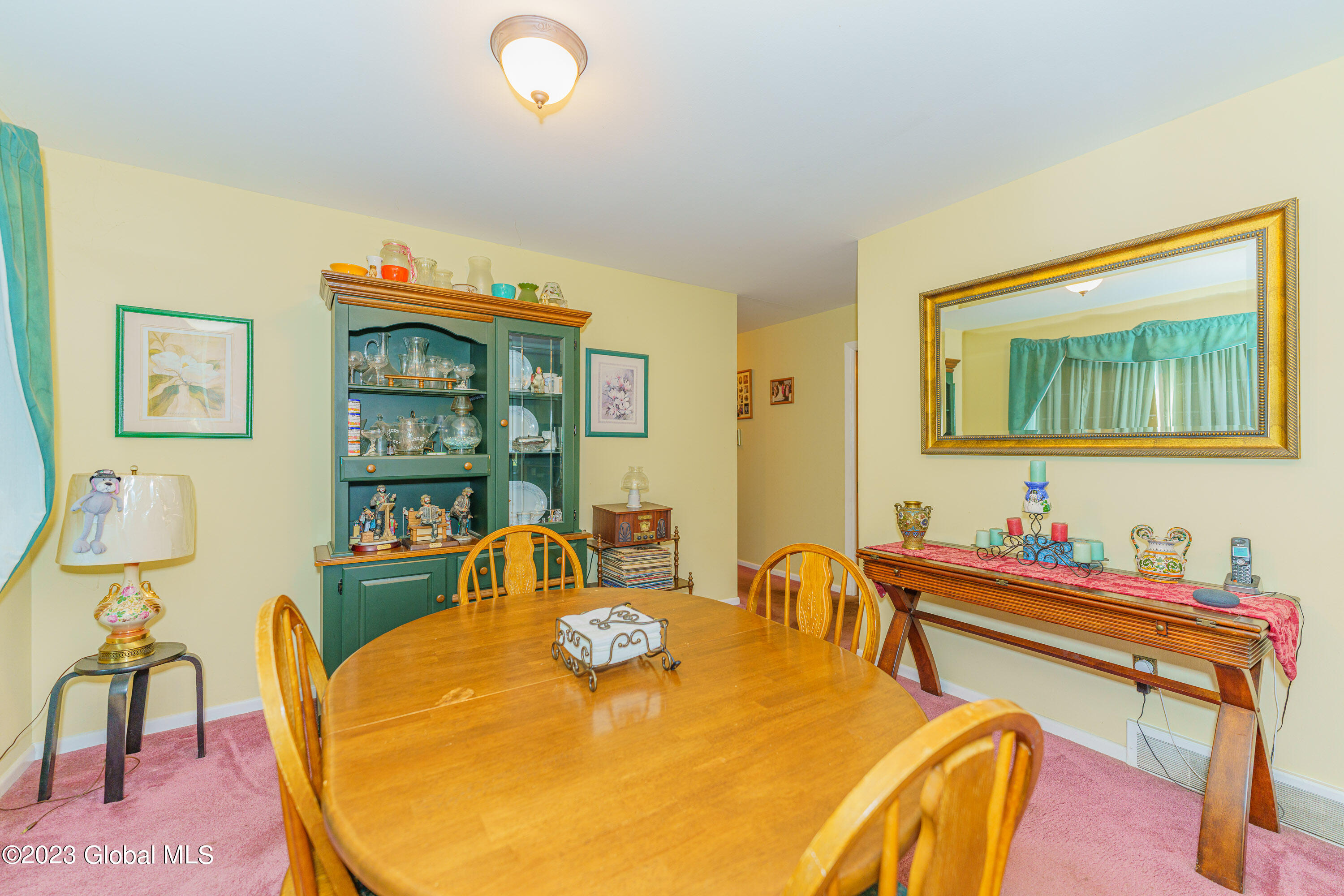 26 Tryon Court Albany, NY 12203 - Photo 13 of 39 3 Diningroom 3