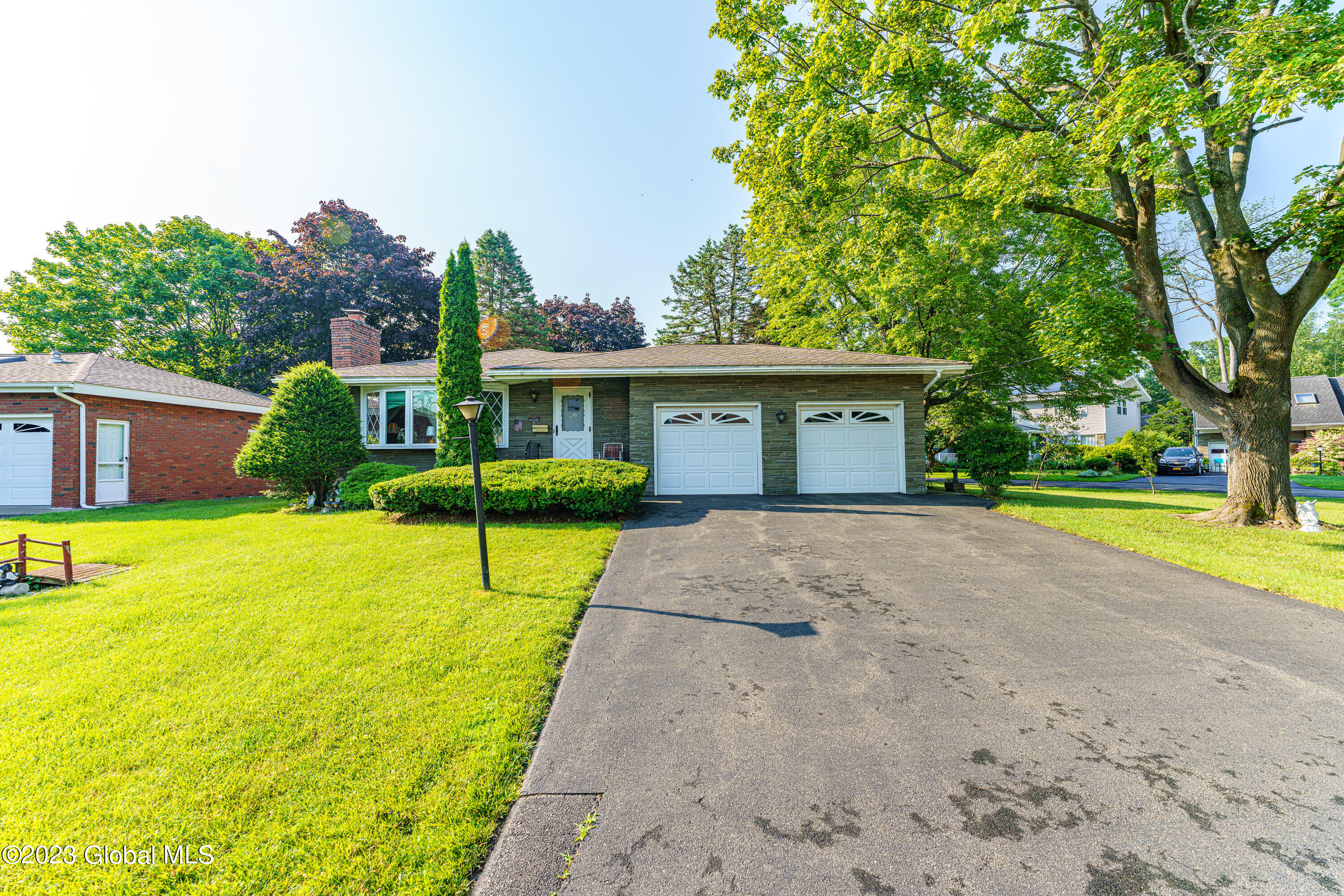 26 Tryon Court Albany, NY 12203 - Photo 2 of 39 0 Front 1