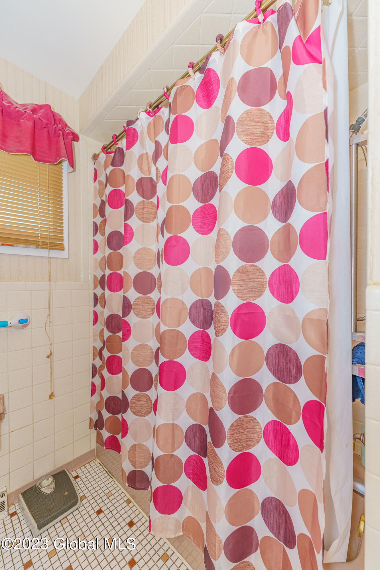 26 Tryon Court Albany, NY 12203 - Photo 35 of 39 Bathroom 2