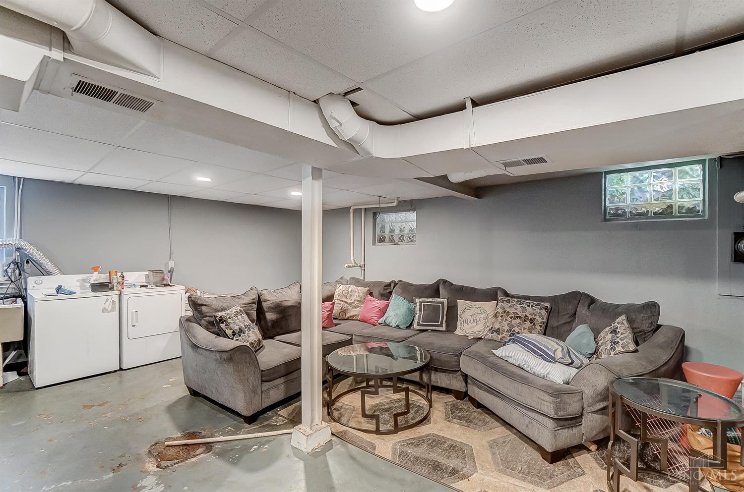 5438 Vogel Road Cincinnati, OH 45239 - Photo 27 of 36