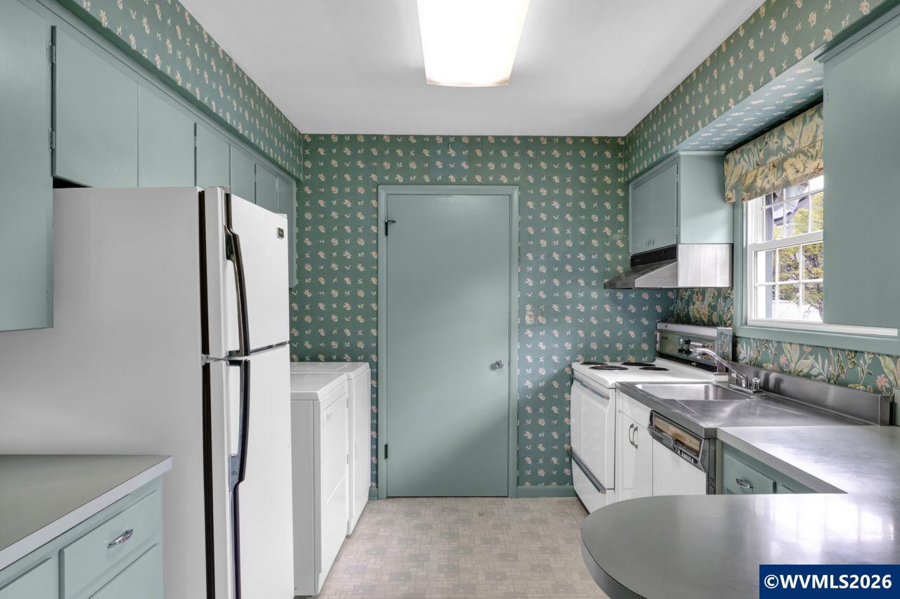 627 Southwest Ferry Street Albany, OR 97321 - Photo 14 of 49