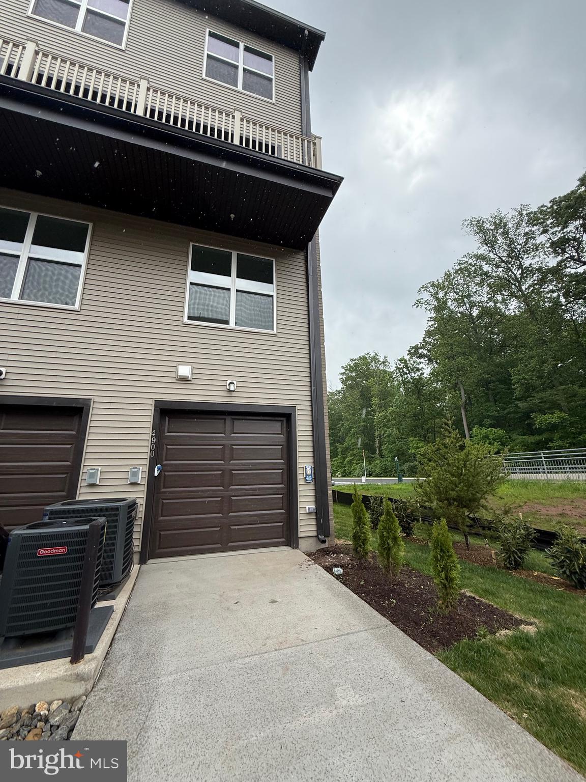 4900 Chelan Crossing Chantilly, VA 20151 - Photo 27 of 27 a front view of a house with a yard