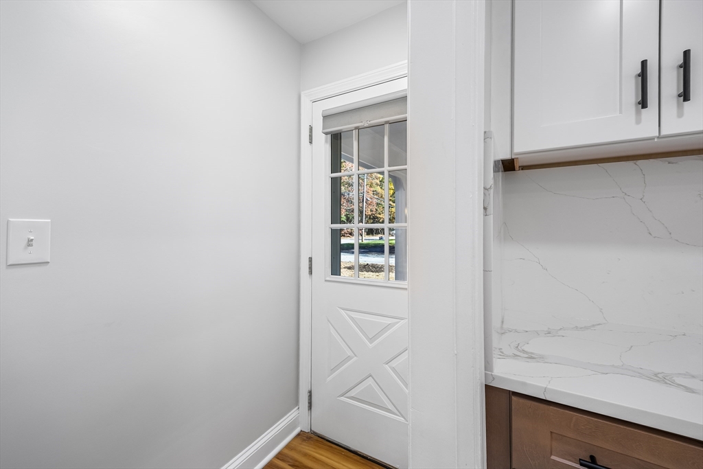 248 Riverneck Road Chelmsford, MA 01824 - Photo 8 of 37 Gallery Image 8