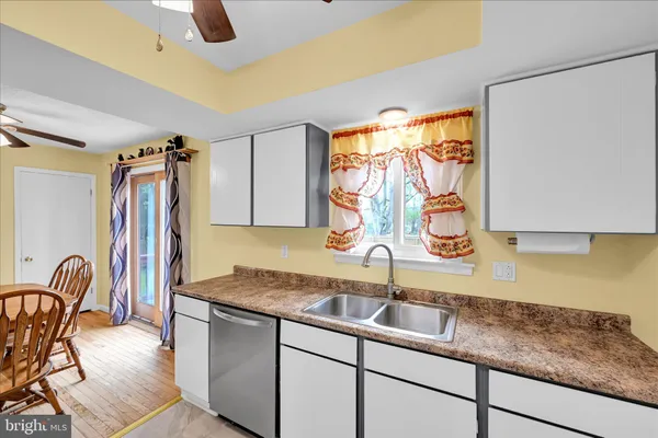 $319,900 | 4330 Pinewood Lane, York, PA 17402