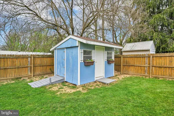 $319,900 | 4330 Pinewood Lane, York, PA 17402