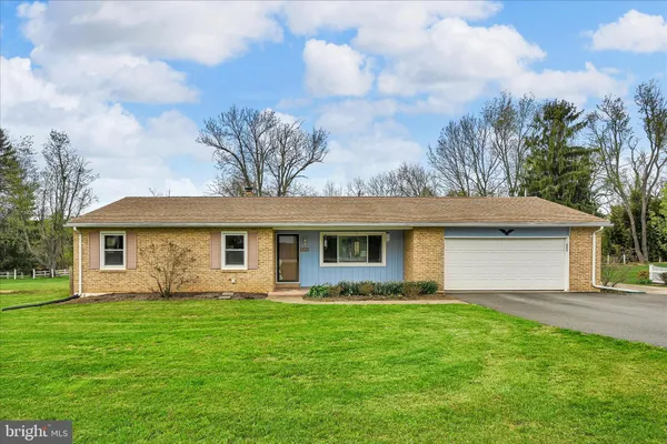 $319,900 | 4330 Pinewood Lane, York, PA 17402