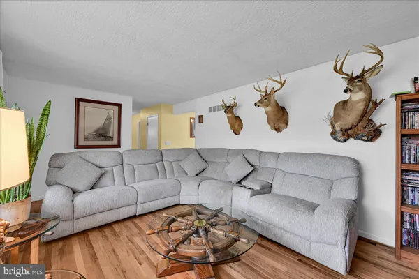 $319,900 | 4330 Pinewood Lane, York, PA 17402