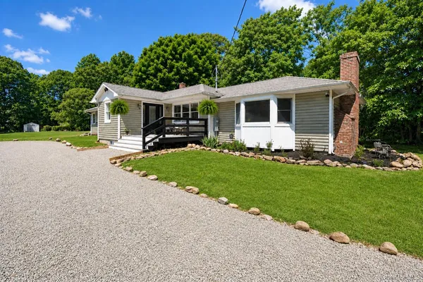 $769,000 | 280 Holbrook Road, Ronkonkoma, NY 11779