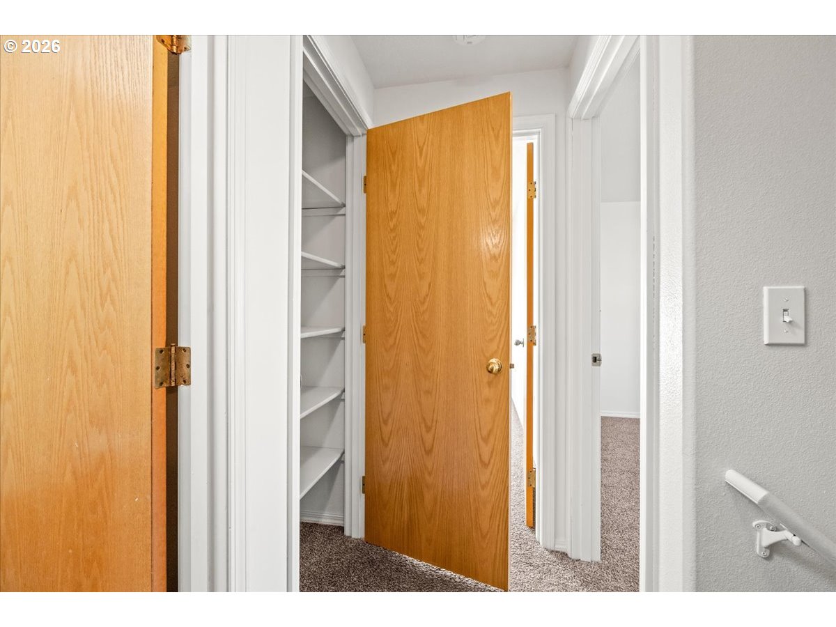 1086 Southwest Ivory Loop Gresham, OR 97080 - Photo 25 of 38 Gallery Image 25