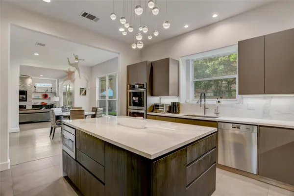 $11,000 | 4806 Wedgewood Drive, Bellaire, TX 77401