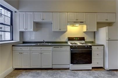 7 Naples Road, Unit 4 Brookline, MA 02446 - Photo 3 of 9