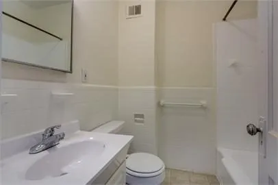 $3,400 | 7 Naples Road, Unit 4, Brookline, MA 02446