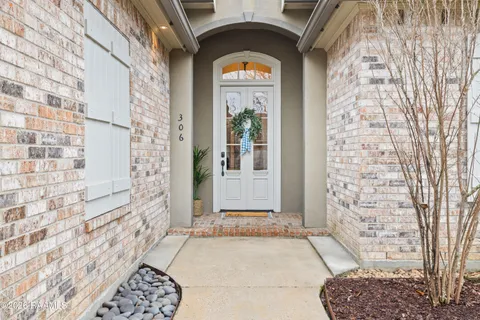 $390,000 | 306 Flora Springs, Broussard, LA 70592