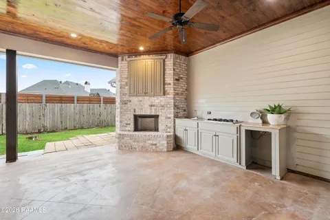 $390,000 | 306 Flora Springs, Broussard, LA 70592