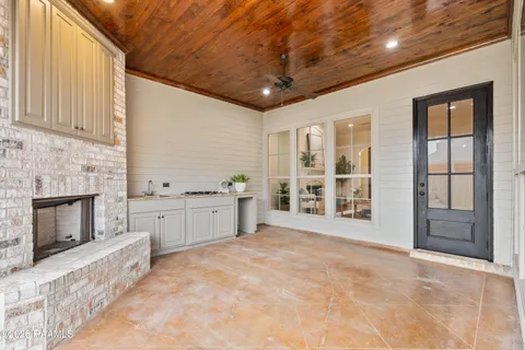 $390,000 | 306 Flora Springs, Broussard, LA 70592