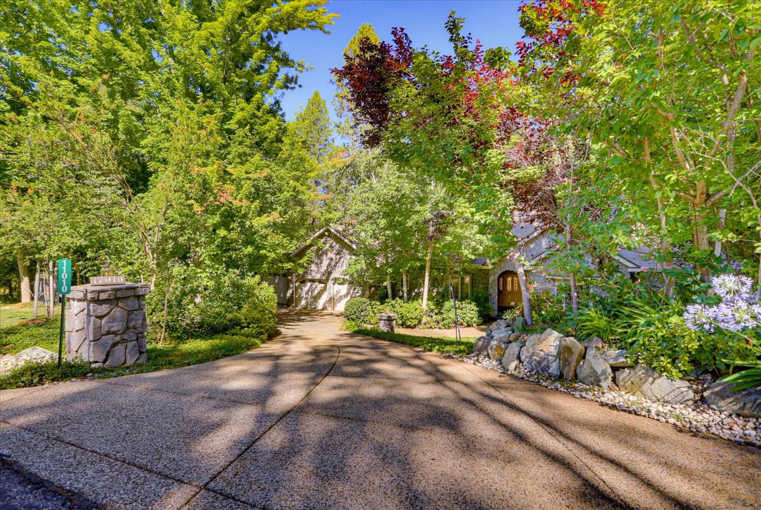 11010 Success Cross Road Nevada City, CA 95959 - Photo 2 of 89 Front Landscape provides Privacy