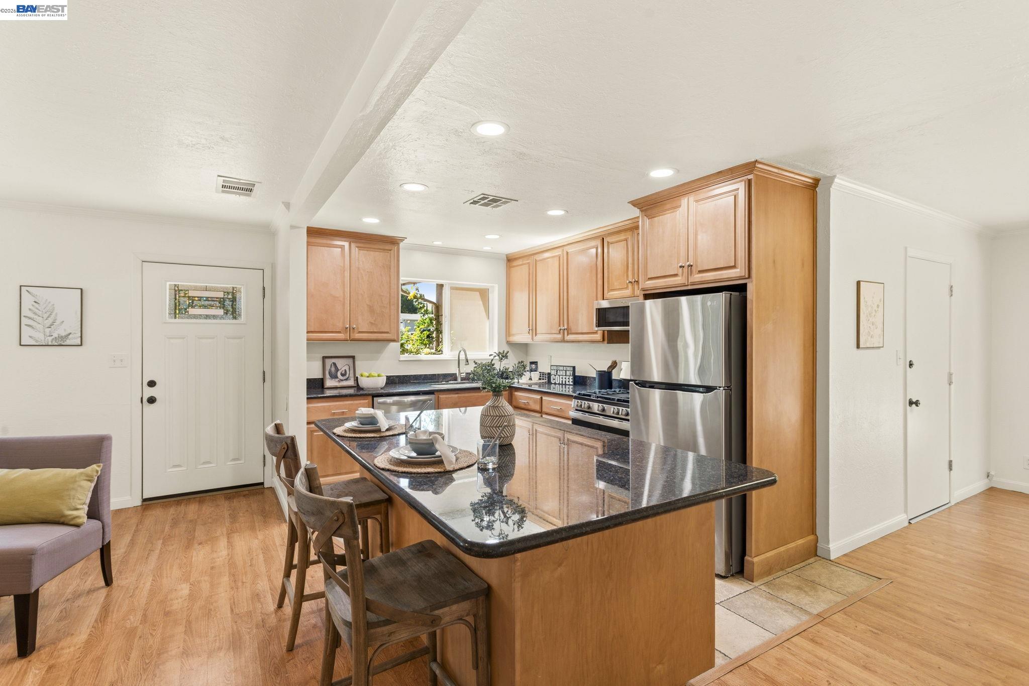38 Kings Court Bay Point, CA 94565 - Photo 3 of 60
