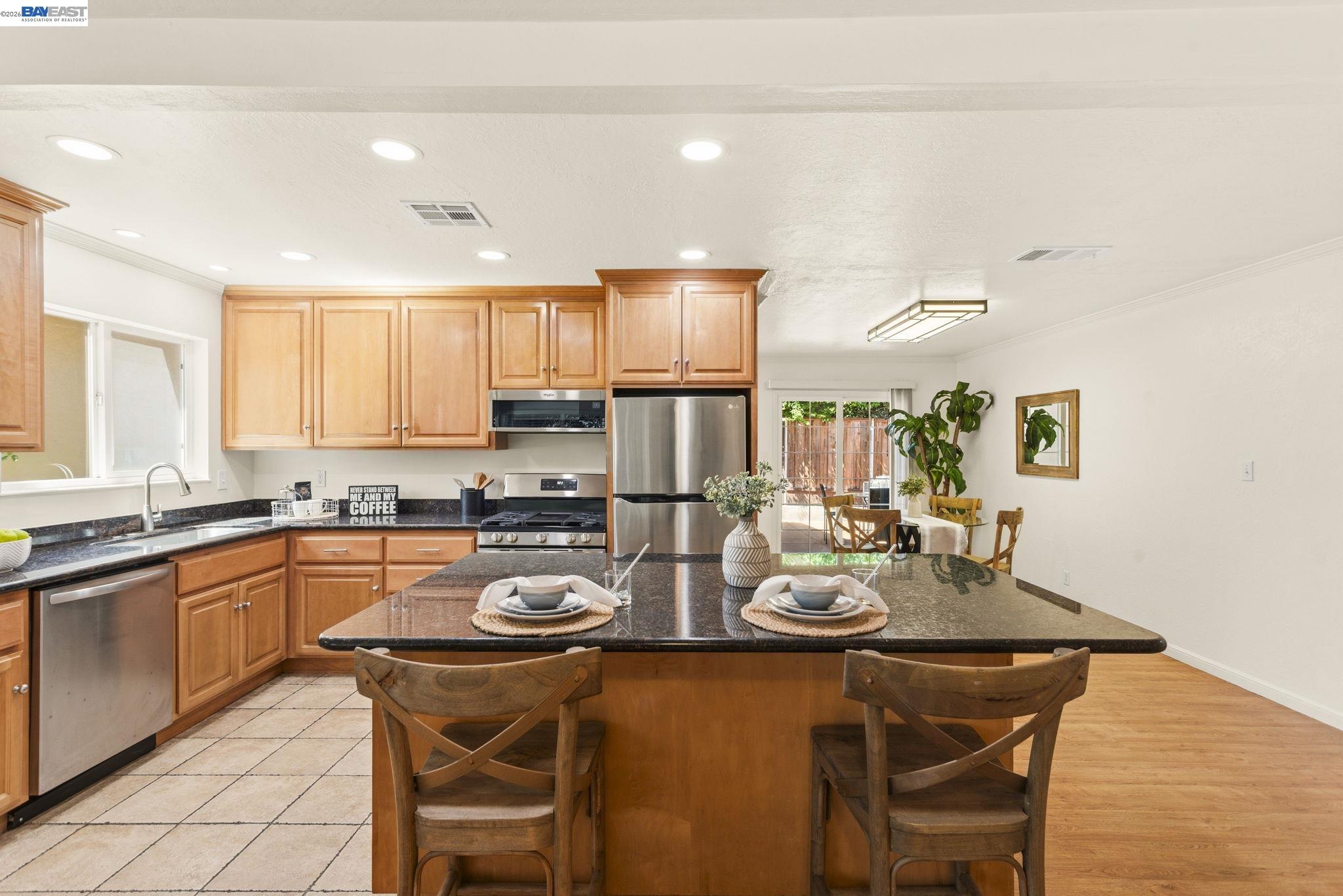 38 Kings Court Bay Point, CA 94565 - Photo 4 of 60